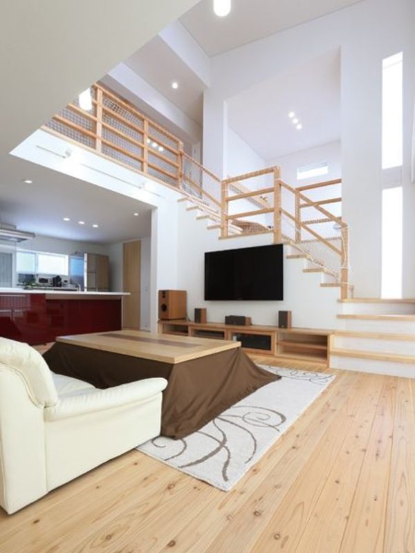 リビングイン階段 ストリップ階段 下のスペースにテレビを置くには階段の高さに注意 Wiz Select Home Camping